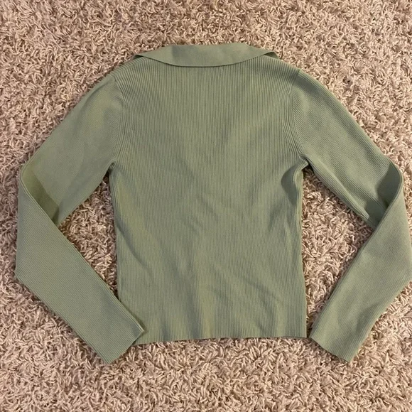 INTERMIX Light Green V-Neck Sweater size M